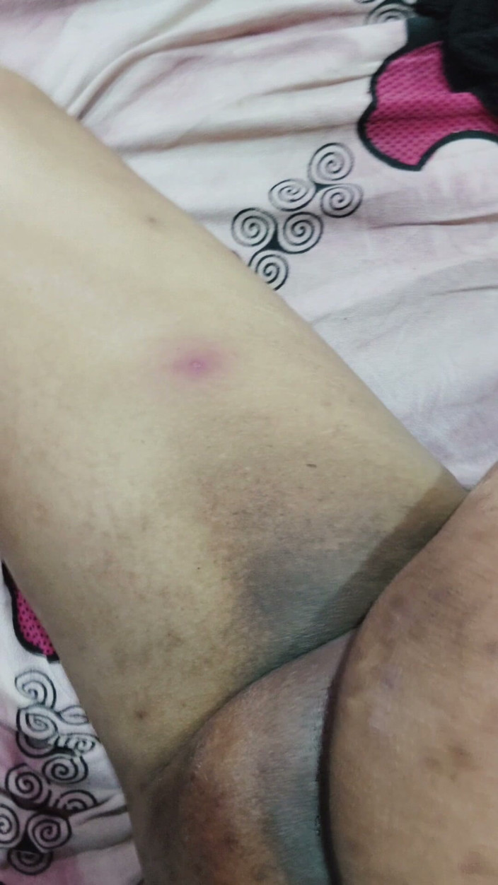 Iam_deshi: 집에서 하드코어 섹스하는 의붓아버지와 의붓여친