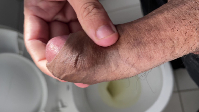 Fap_Smag_Boy: Un rapido sperma in bagno al lavoro