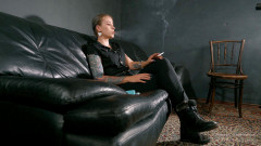 Cruel Anettes fetish world: Per prima cosa, un fumo 4K