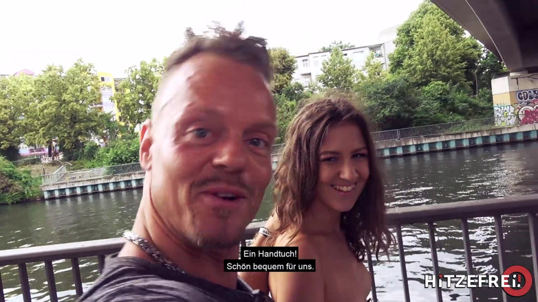 Hitzefrei: La teenager Alessandra amore viene scopata sotto un ponte