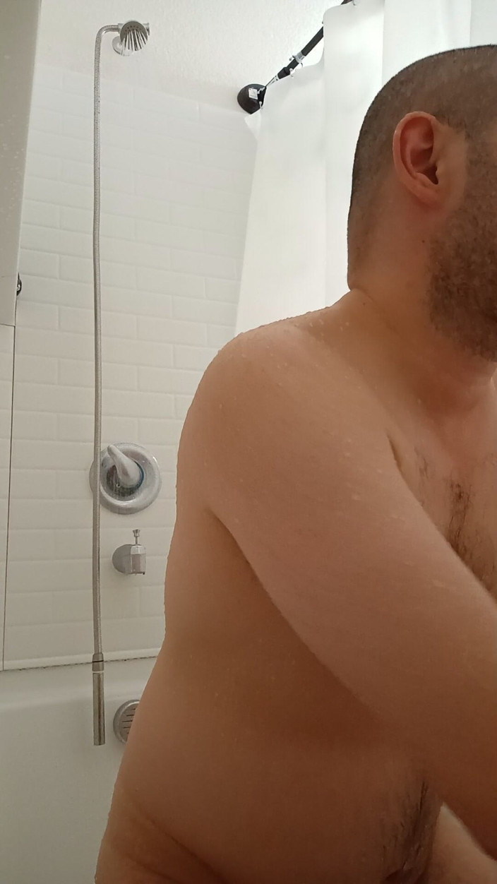 Brandon Lee: ウォータースポーツ、シャワー、ローズバッド