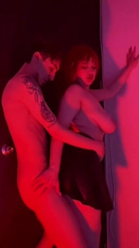 Peliroja Bailando En La Fiesta Termina Conmigo En El Baño De La Discoteca