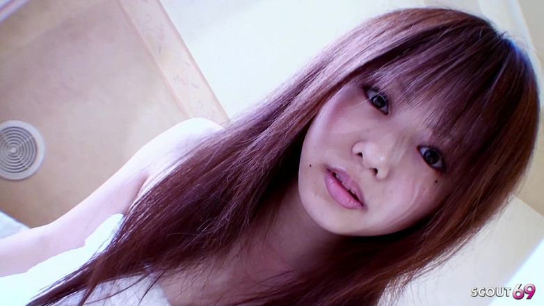 Asian porn collection: 日本少女Noriko在酒店无码的毛茸茸的阴户性交