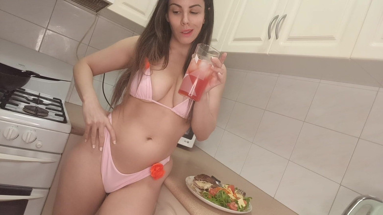 Annika Rain: Mami vitregă îți spune despărțire