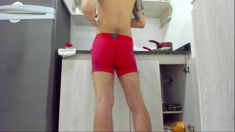 Anthony_Mercer_01: Deze sexy jongen is naakt en de keuken voor iedereen