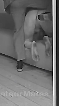 Złapany na paleniu i oglądaniu porno, ten pasierb zostaje surowo ukarany i upokorzony seksualnie