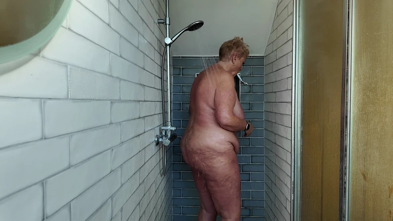 Uk Joolz: More Shower Time Fun