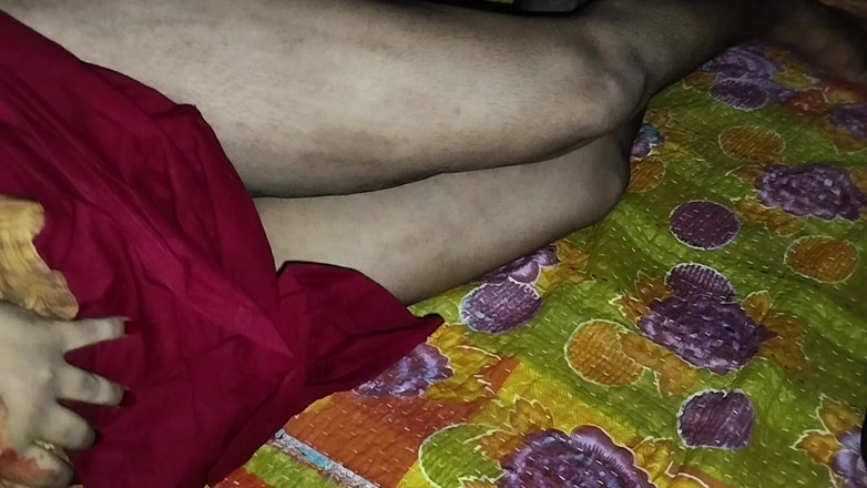 Deshi women: 배다른 아들 음란한 인도 사우텔리에게 따먹히는 새엄마