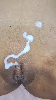 Lei gli chiede di impregnarla e di riempirla di sperma, Lei geme e urla deliziosamente
