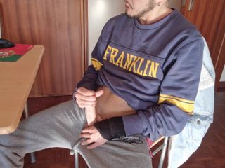 Fitguywithbigdick: 지루할 때도 똑같이 재미있습니다.
