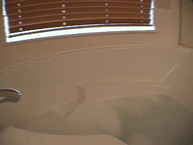 Solo Dream Babes: Соло мечты крошки: Kiki: в ванне