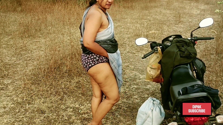 Dipak_kalal: Индианка дези Marathi Kavita трахается с Татьей в джунглях