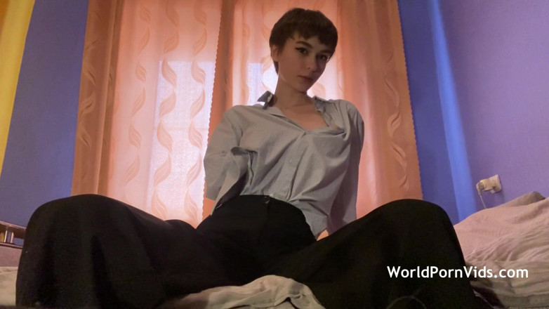 Selected worldwide porn: Gara-gara 3 minggu nggak ada kontol di memekku, bung...