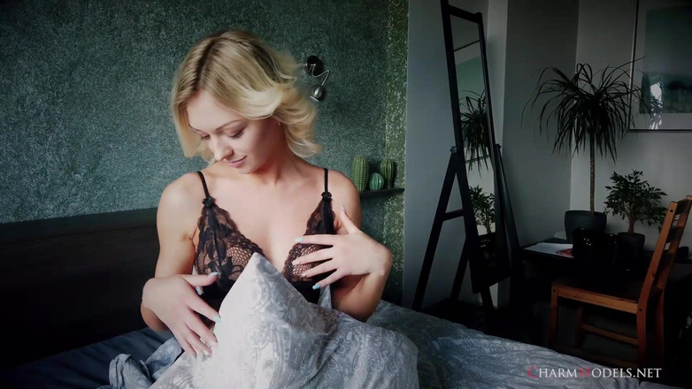 CharmModels: Tiffany neues perfektes mädchen mit transparentem dessous-video