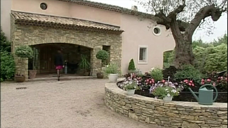 Inhonorof porn: He's Fucking His Lover at Home When the Wife Arrives
