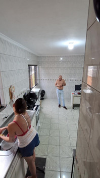 Mucama se quita la ropa y acepta un facial para extra