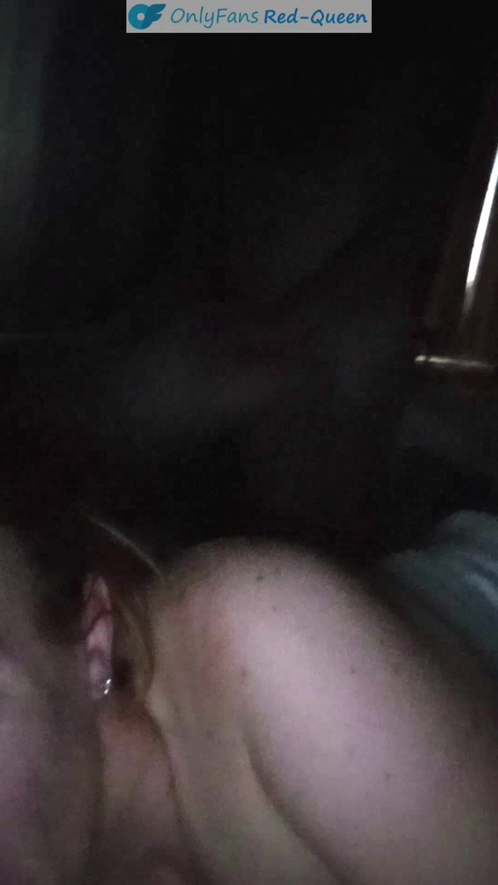 Red Queen: Noches de cuckquean - compartiendo una cama con mi esposo y...