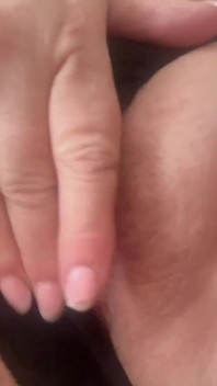 얼룩이 있는 더러운 늙은 흑인 속옷을 입고 자위 - 줄리 커닝햄