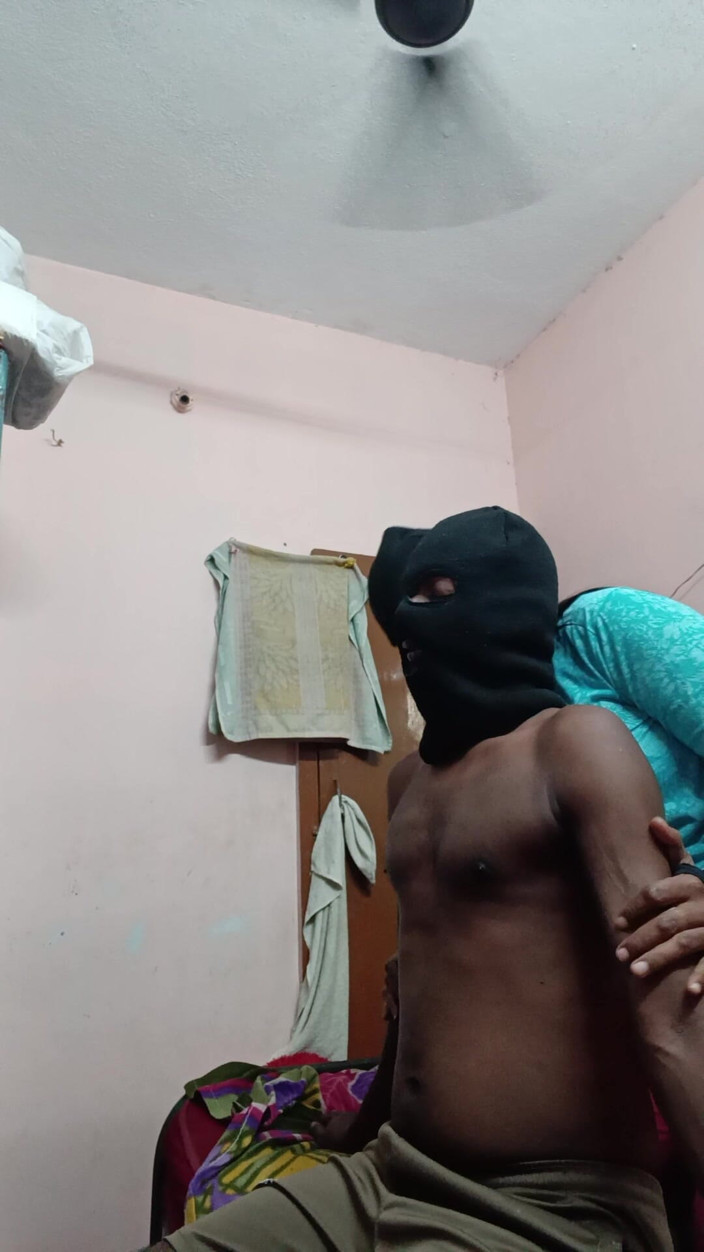 Reshmahotever: Seks met een vrouw die in handen knijpt