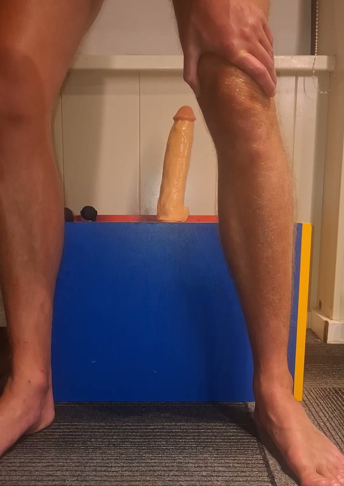 NoFace Twink X: Sexy twink sólo anální velká jízda na robertku