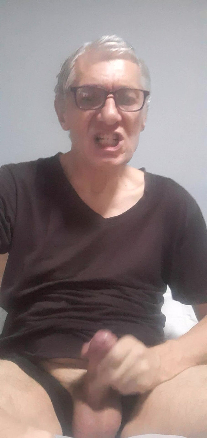 Big uncut hard cock: Sega Jerking हस्तमैथुन