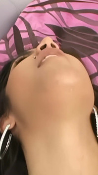 Leah Jaye: Neuk mijn hete Latina kut hard