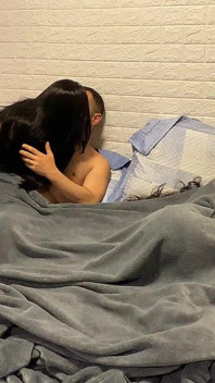 Mezi sdílenými prostěradly se limet začal rozpadat
