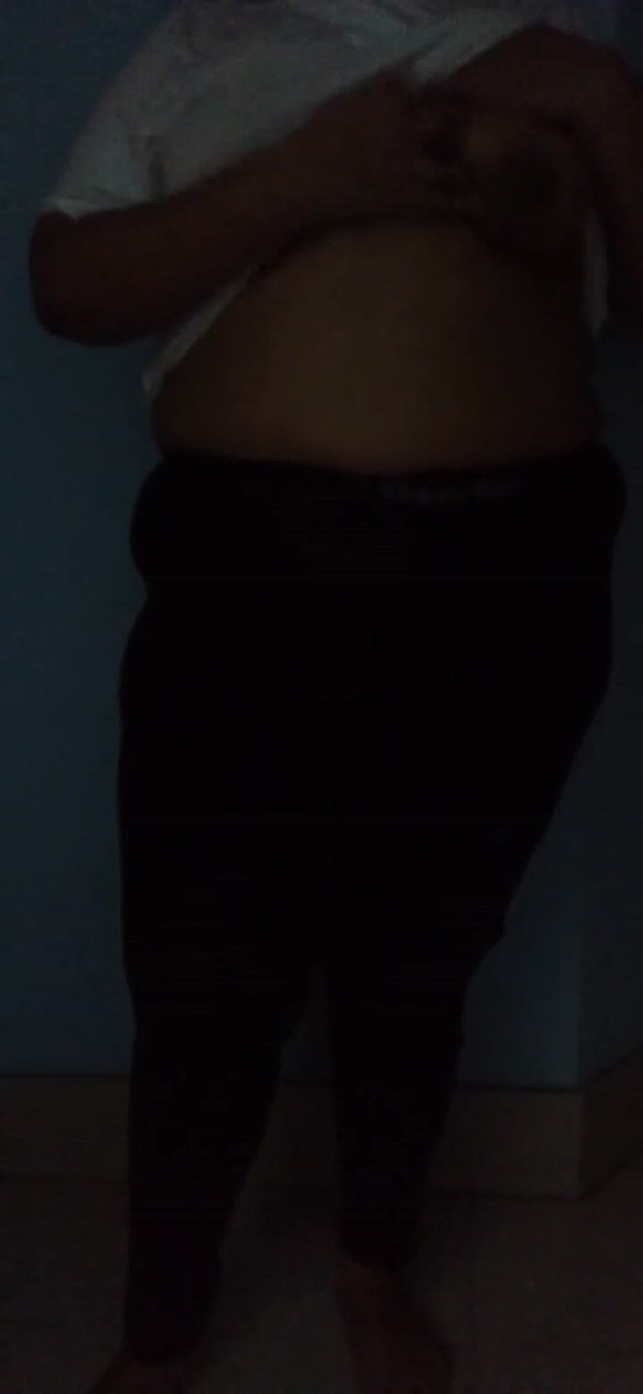 Aria Mia: Videoclip sexy cu fată din Afganistan cu țâțe mari