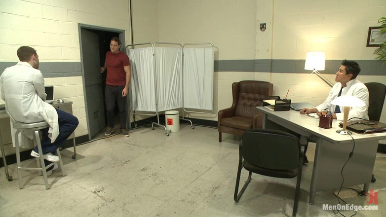 Men on Edge: Cowok peselancar straight dengan kontol gemuk