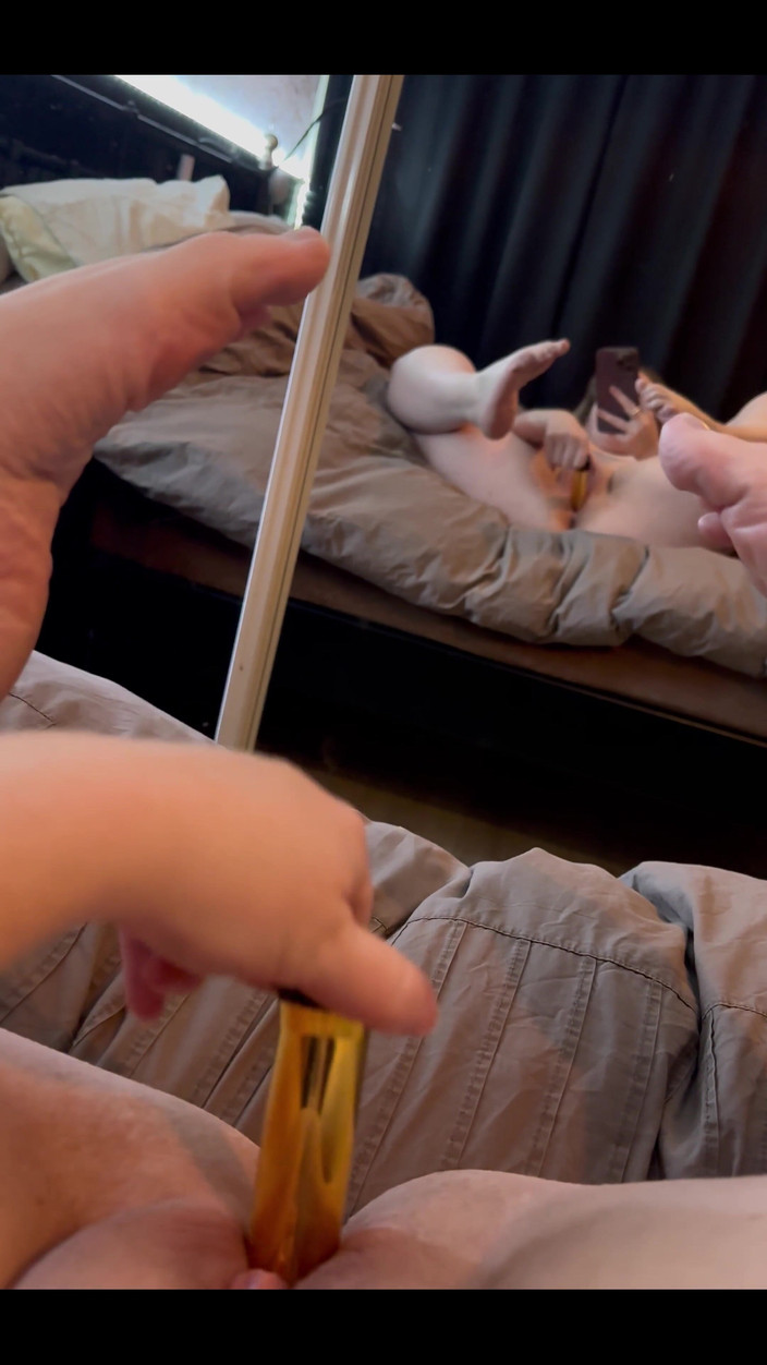 Naughty Mila: 我总是幻想着一根美味的鸡巴