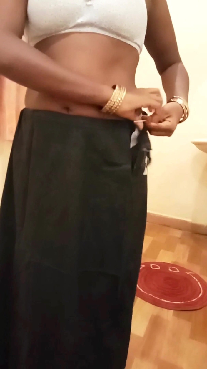 RenuRaj: Soție desi tamilă Renu chiloți Body Show &amp; tachinare lentă cu...