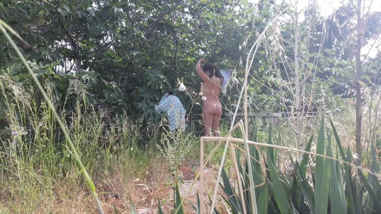 ExpressiaGirl: Aku merekam seorang gadis berganti pakaian, dia melihatku, tapi tidak...