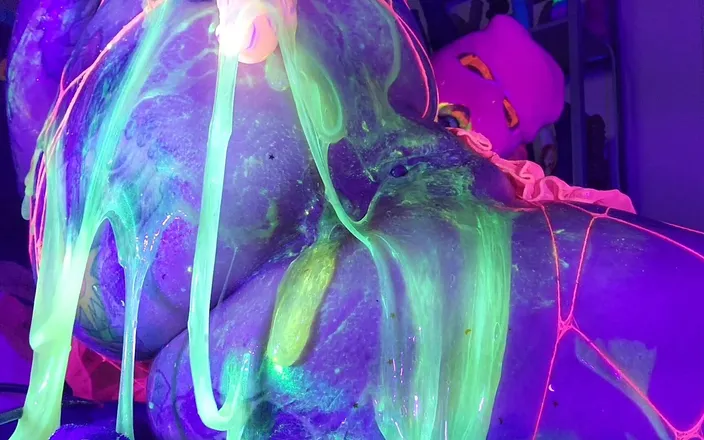 Animer gamer girl: Uv Anal/deepthroat Sloppy Slime Glow Fucking
