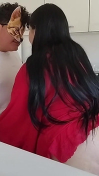 Donnona matura MILF seduce giovani, solo fan al rallentatore