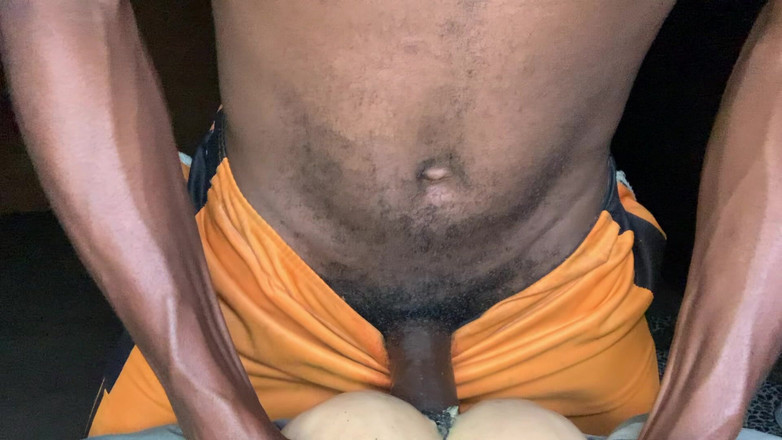 Bangcum8: 操紧致的性爱屁股，所以群交很甜