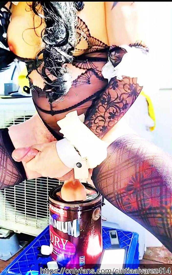 Benito414: 19-letnia francuska Tgirl zalana przez Jumping in Toy Ass