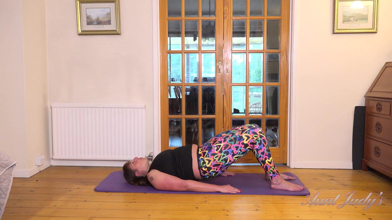 Aunt Judy's: Auntjudys - masa senaman dengan MILF montel Ruby Cattrall