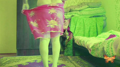 Kitty_Cross: trans menina andando descalça em lingerie branca