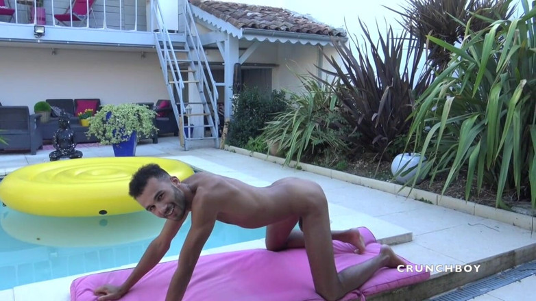 Twinks creampied by straight boys: 安东尼奥斯汀在户外被Caue性交