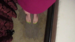 Lilly Disgrace: Sissy sitzt im piss-patch