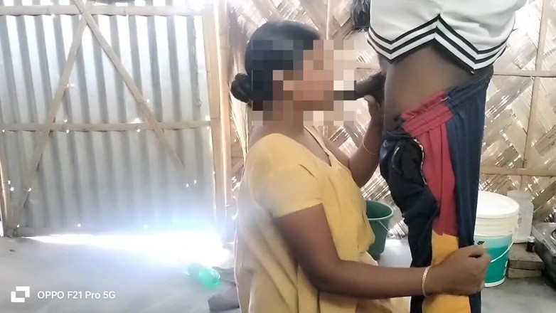 Sexy biwi: Po wyciągnięciu włosów Bhabhi uczyniła ją miłą i pieprzyła swoją...