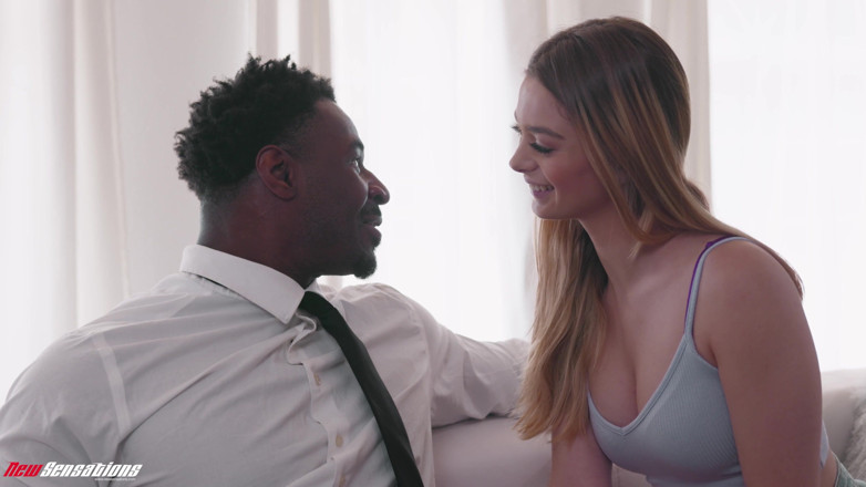 New Sensations: Jeho velké černé péro dostalo pozornost chůvy Molly Little