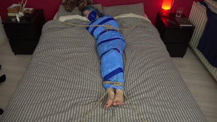 Restricting Ropes: ルナグレイ - ベッドの上でミイラ化