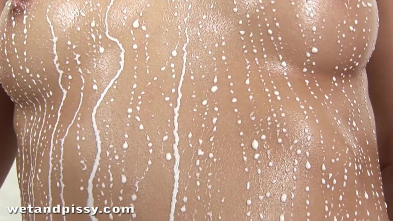 Puffy Network: Czech teens first time experimenting in watersports fun