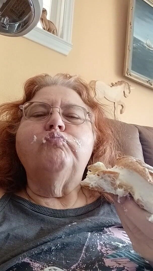BBW nurse Vicki adventures with friends: Una delizia con gonfio di crema