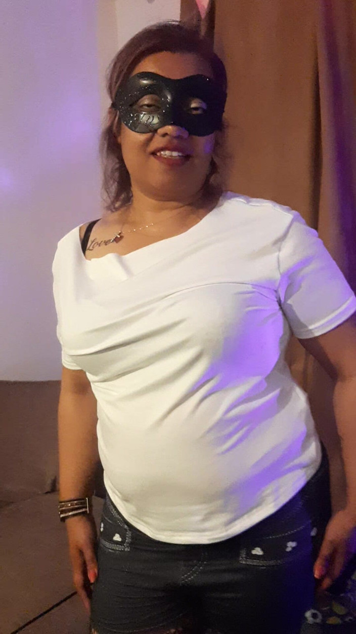 Gloriousshelly: Lexy intră în chiriaș