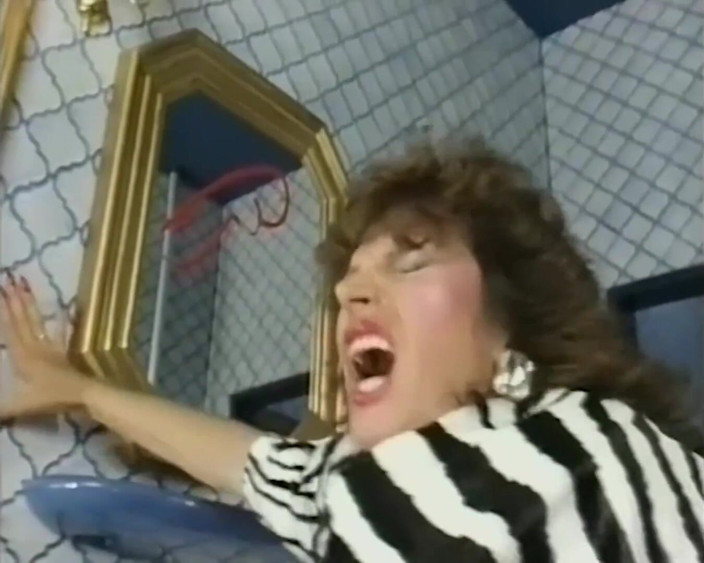 Vintage Climax: Грубый трах в ванной с возбужденной Teresa Orlowski