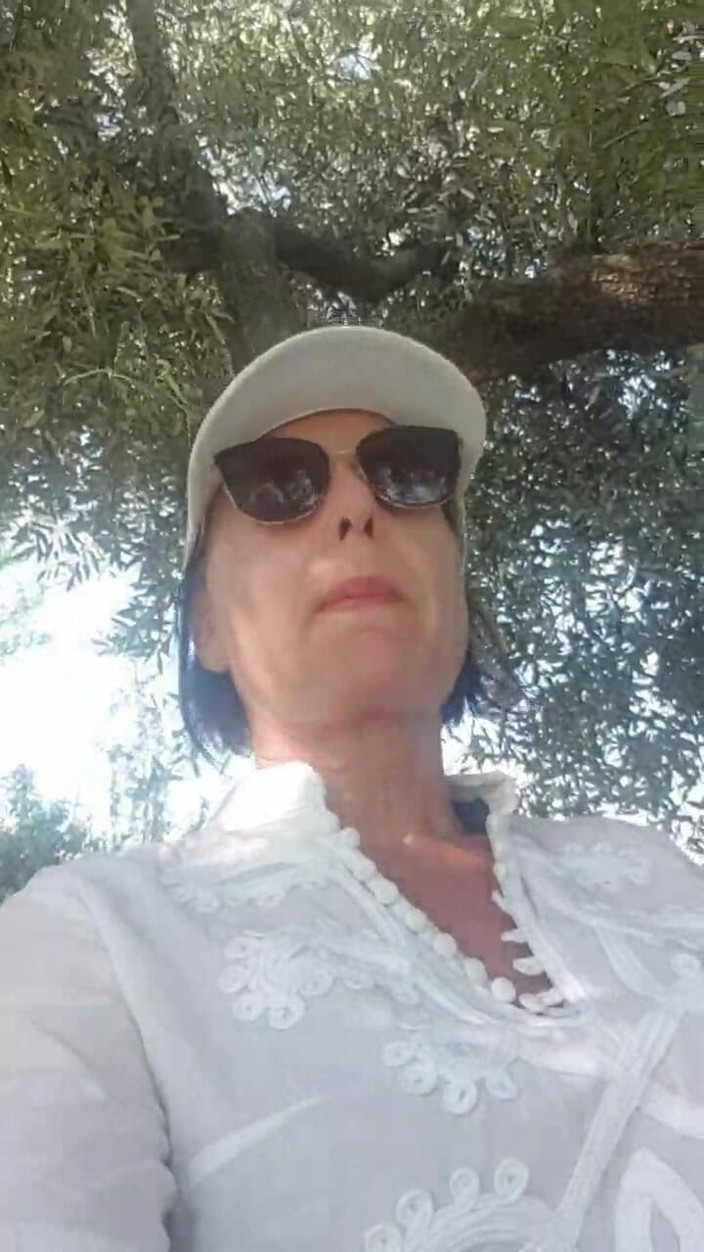 JulieEroticDress: リスキー・プレイスのスクワート