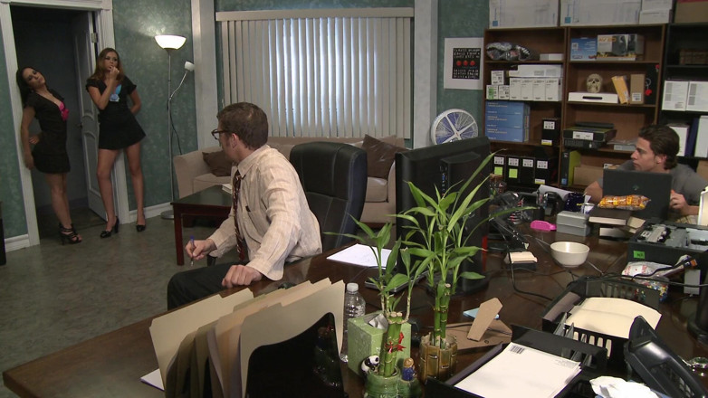 Get in my Office: Cette ringarde excitée aime effectuer des tâches it : inspecteur attaché...