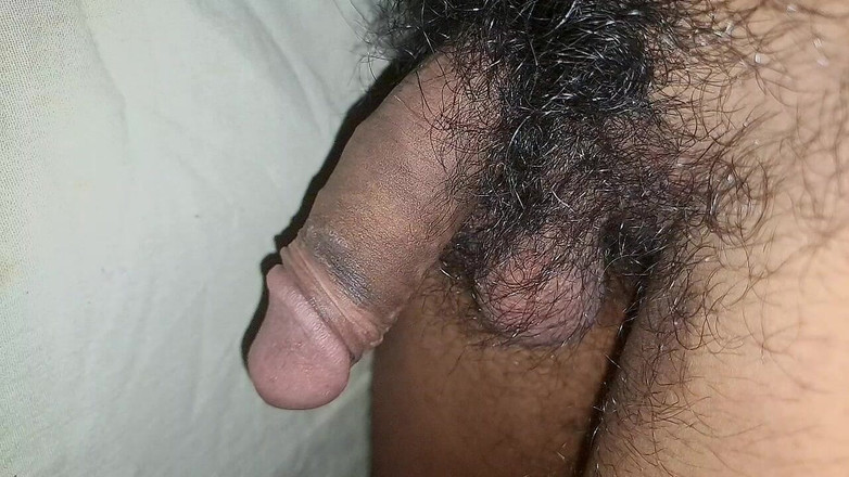 Desi_Porn_India: Joven indio está mostrando su gran polla parte 2